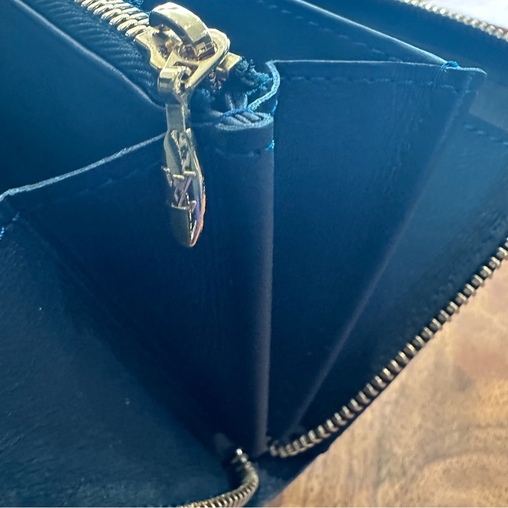 Louis Vuitton w/Box and Dust Bag, Bleu Nuit, Zippy - Picture 11 of 14